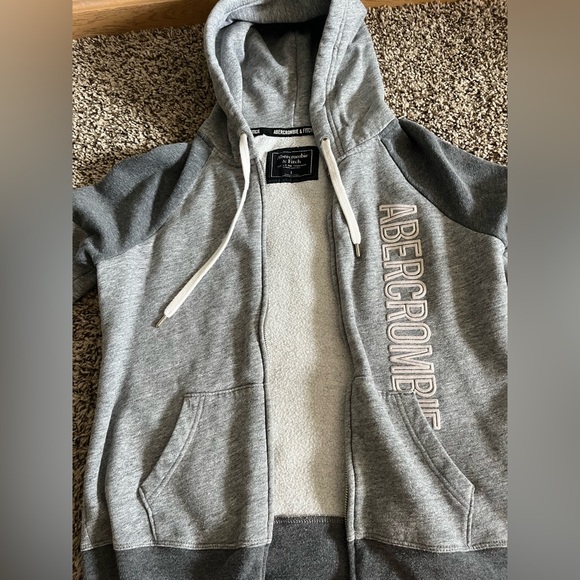 Abercrombie & Fitch zip up jacket - Picture 5 of 10